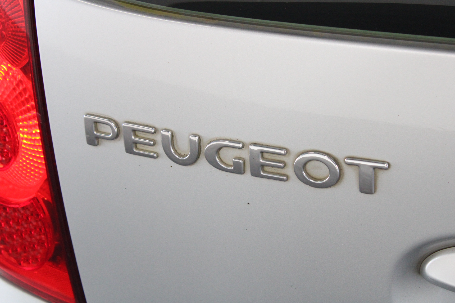 Oval Cut Simulated Diamond 18K Gold Filled 925 Silver Ring - Size 6