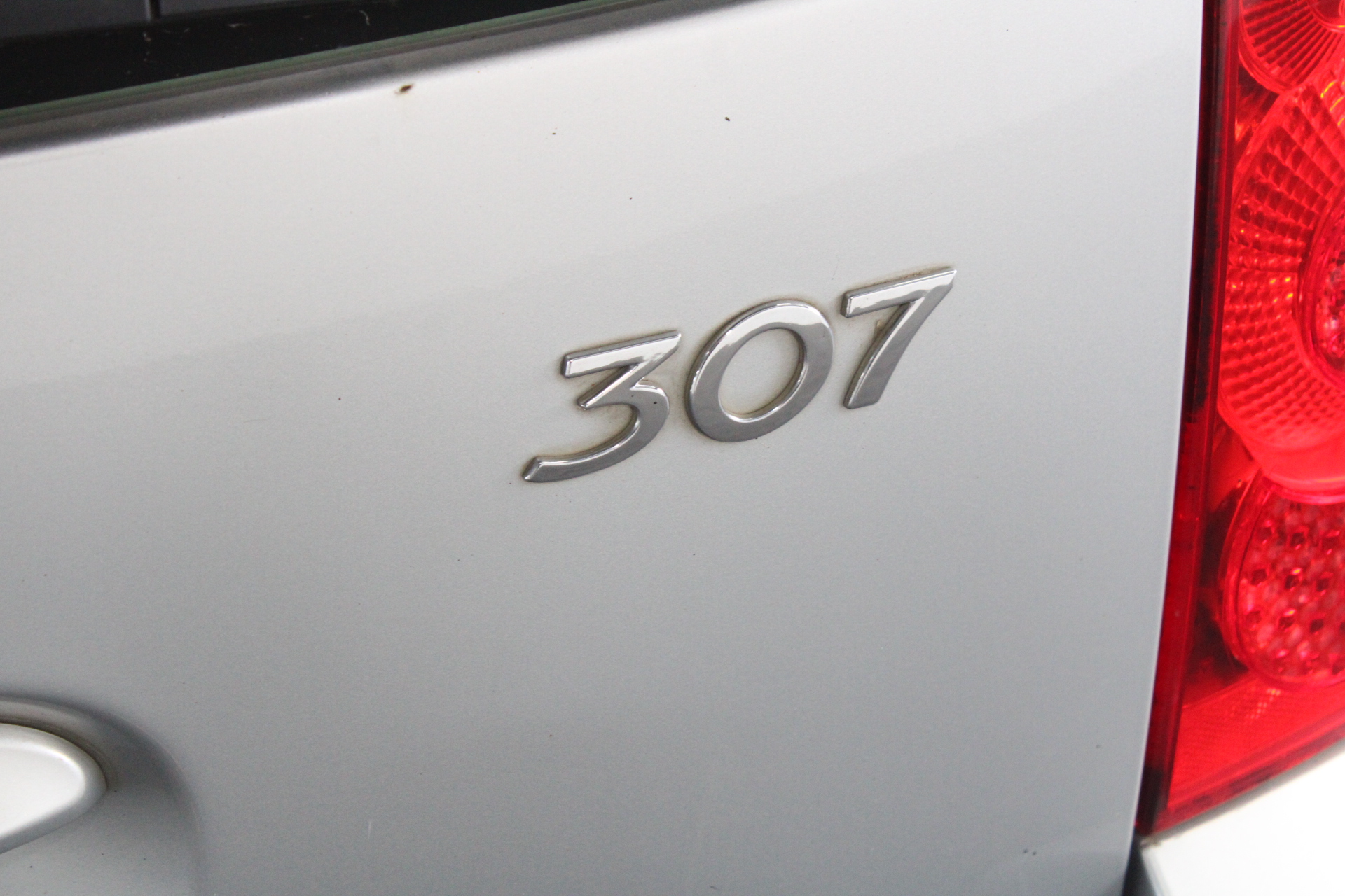 0.75ct Heart Cut Simulated Diamond 925 Sterling Silver Ring - Size 8