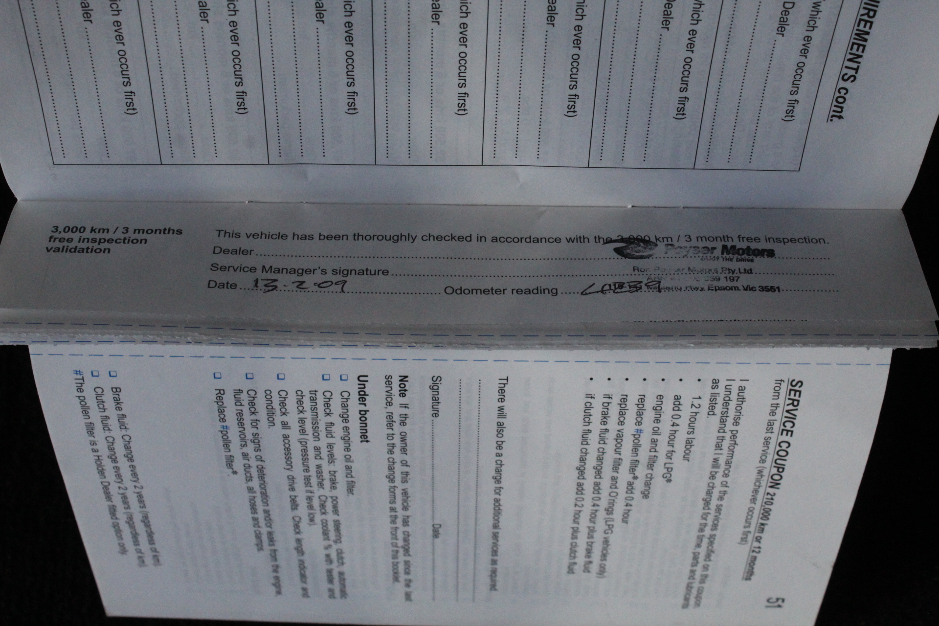 7-8mm White Pearls & Gold Plated Rhinestone Stretch Bracelet.