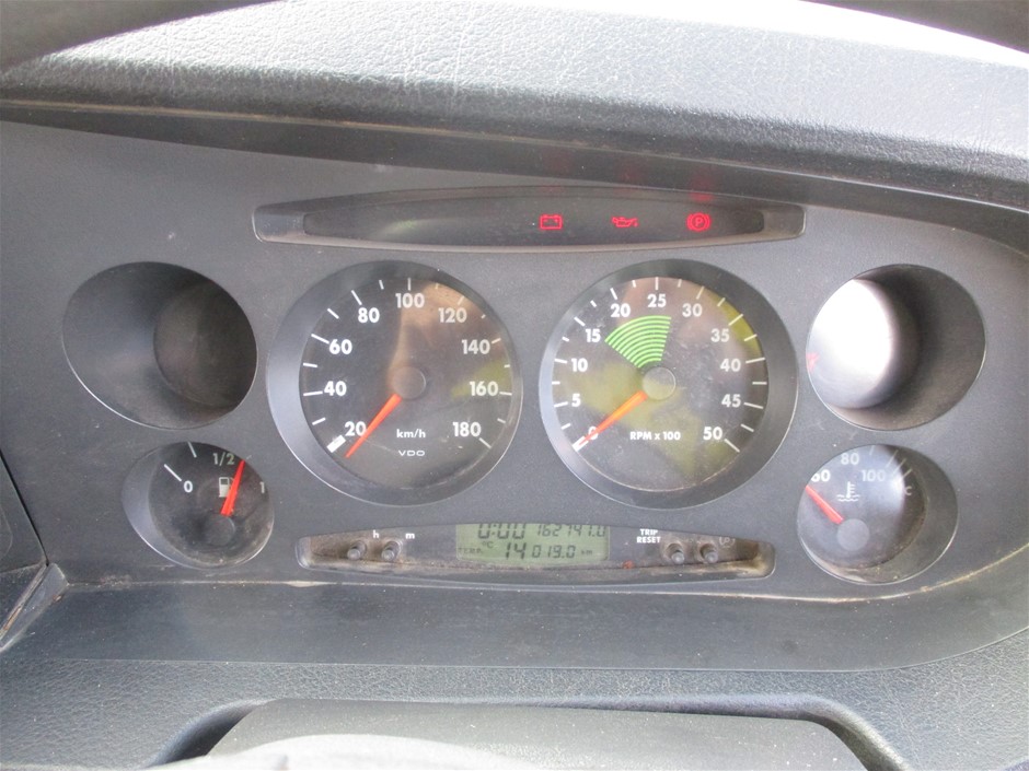 6-7mm White Pearl & Rhinestone Real Platinum Plated Bracelet