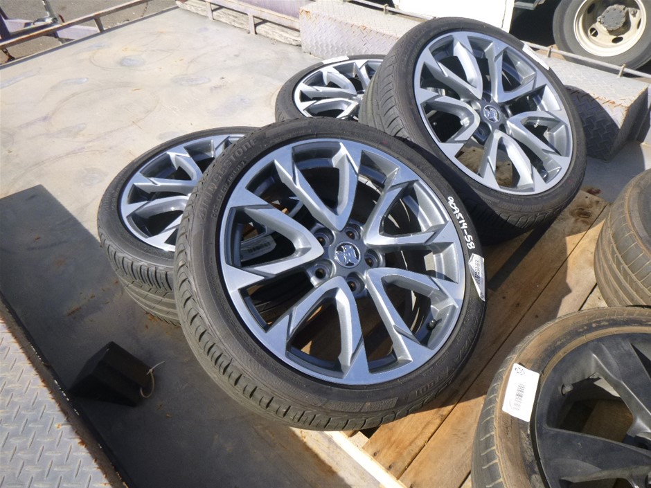 1/100 Scottdale gold bar unc