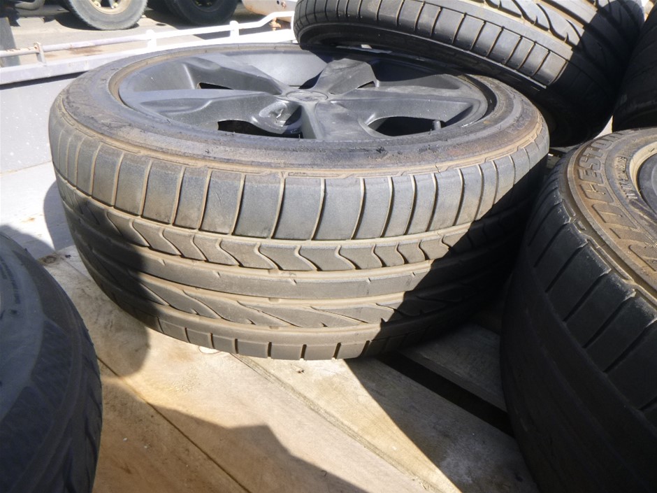 1/100 Scottdale x 2, 1 gram Valcumbi silver bars x 2 & 1 Kilo Copper Bar