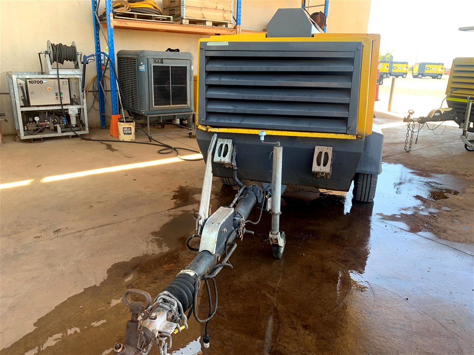 11.43 carats natural blue sapphire Certified-Madagascar