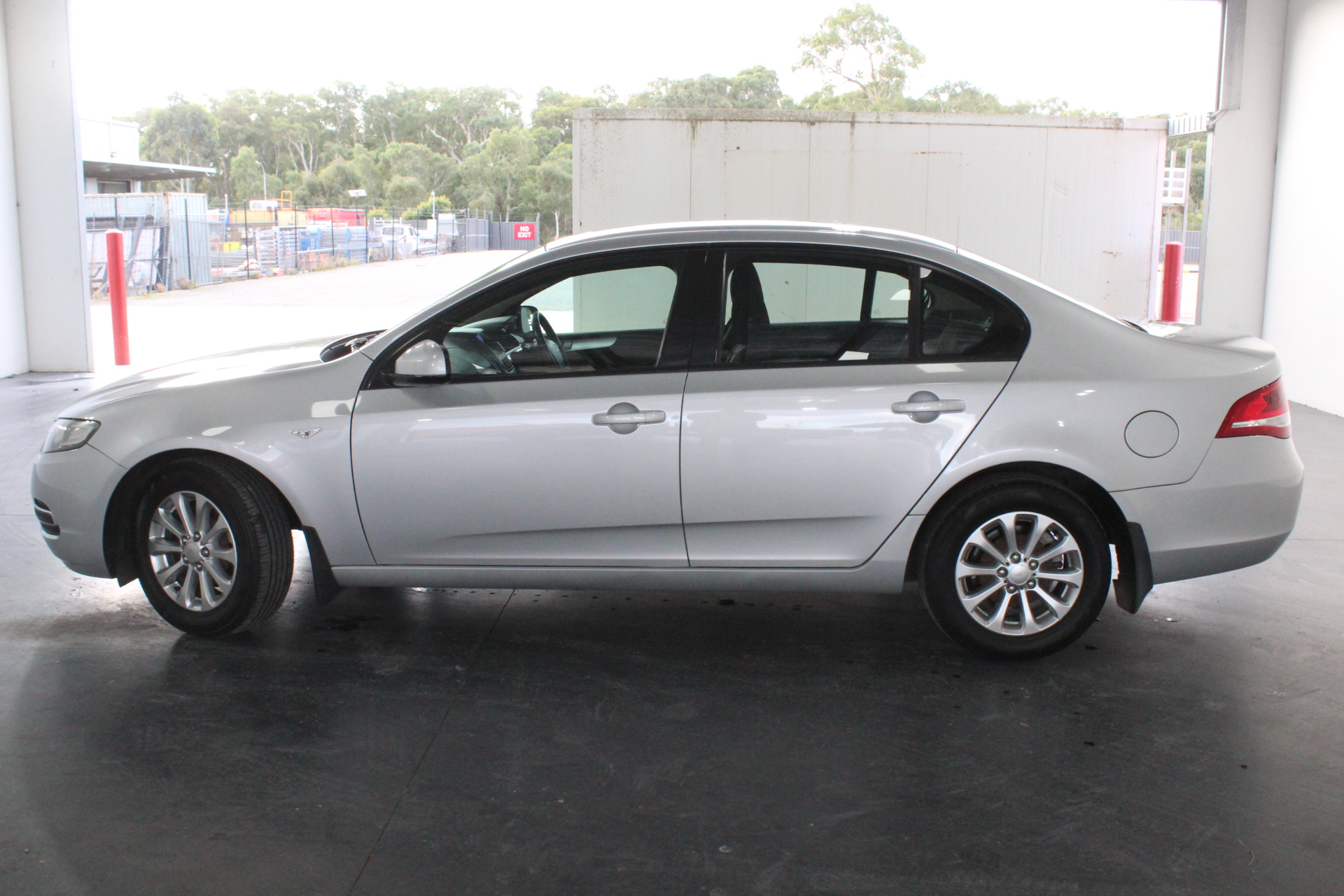 0.20 TCW yellow round various diamonds