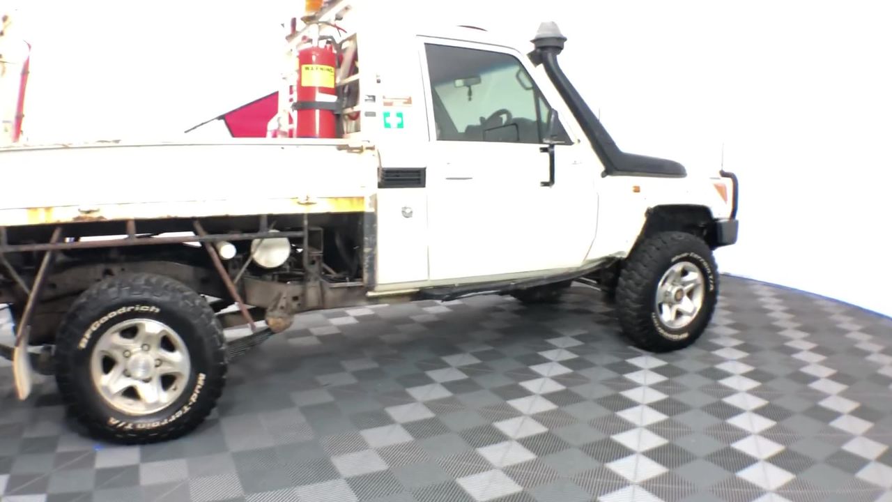 Vintage Enameled Easter Egg Diamante Jewelry Organizer Trinket Box Décor