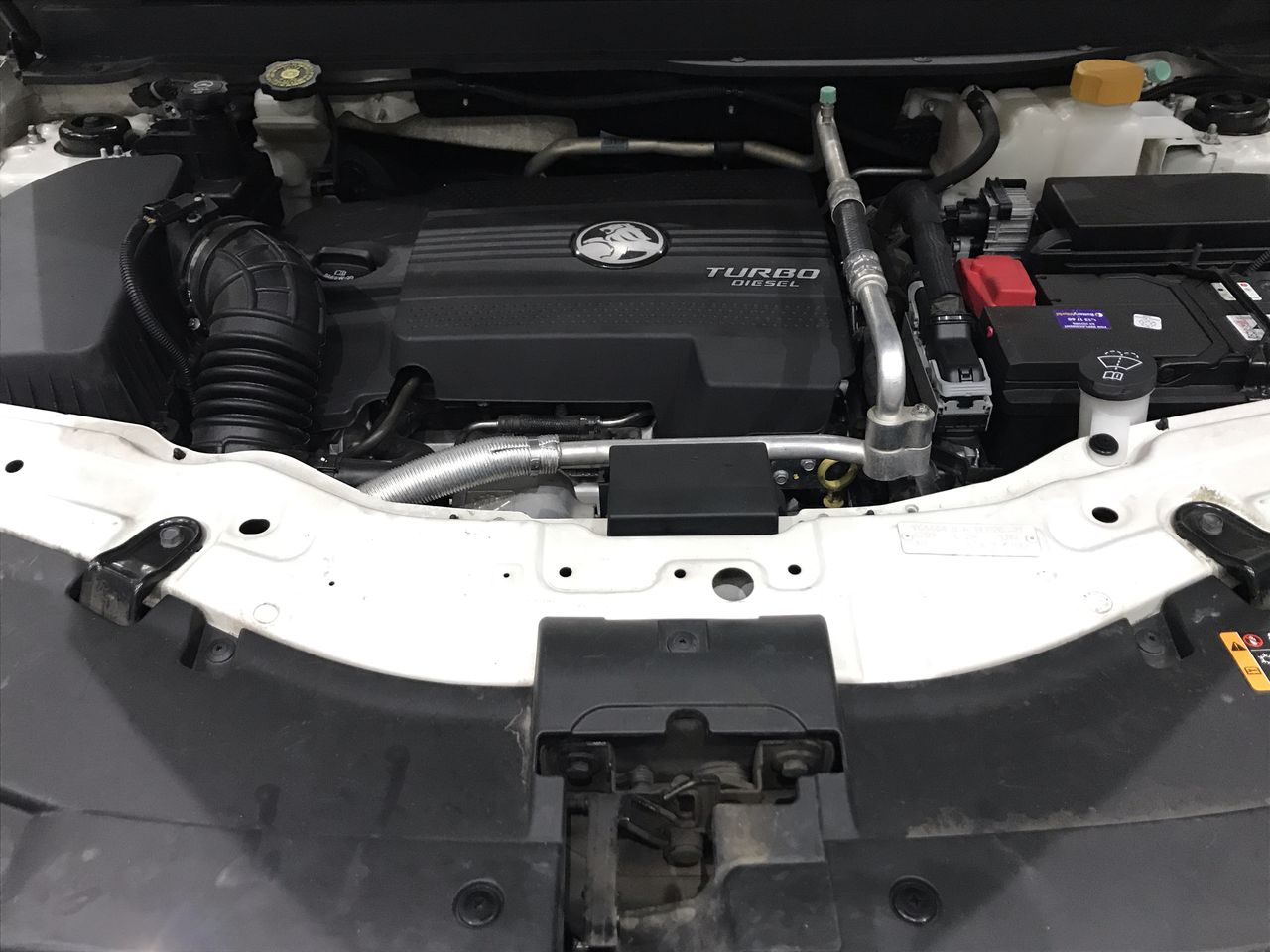 1/100 Scottdale x 2, 1 gram Valcumbi silver bars x 2 & 1 Kilo Copper Bar