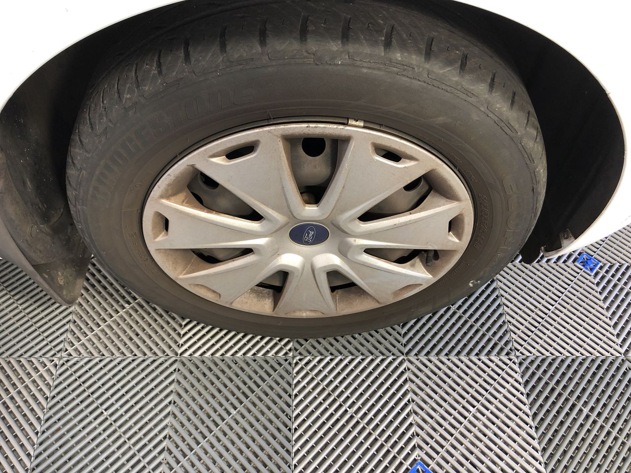 1/100 Scottdale gold bar x 2, 1 Gram Valcumbi bar x 2 & 1g Silver Bar x 2