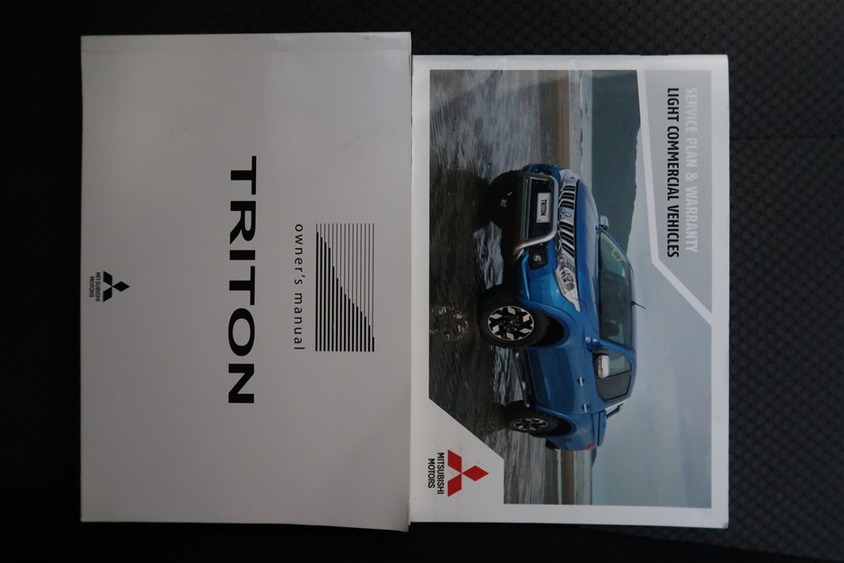 NED KELLY" Set Of 3 x 10 Gram Ingots With Wood Display Box