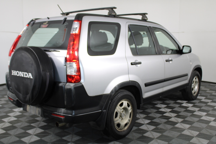 Pearl & Swarovski® Crystal Real Platinum Plated CBracelet