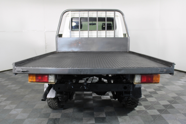 7-8mm White Pearls & Silver Plated Rhinestone Stretch Bracelet.