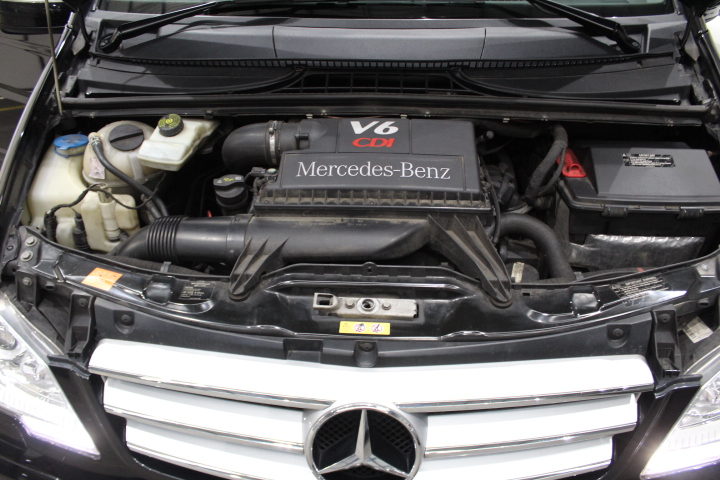 1.01ct Round Dia. Fancy Yellow Brown/SI & 0.73ct. Two  Stones Baguette Dia