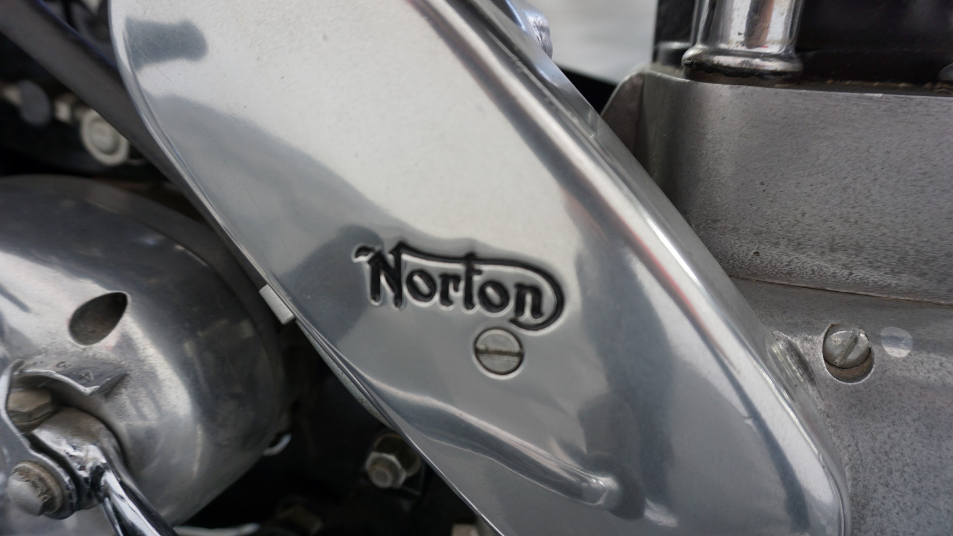 Pierre Delize Blanc De Blancs Brut NV (6x 750mL), France.