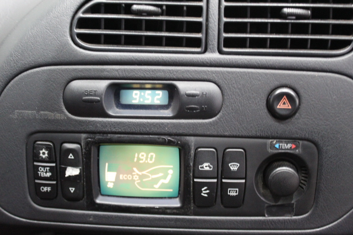 1/100 Scottdale gold bar x 2, 1 Gram Valcumbi bar x 2 & 1g Silver Bar x 2