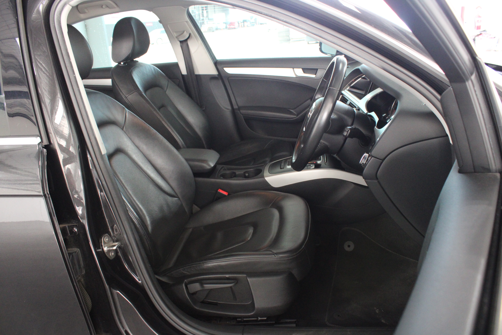 Quantity of 2 26.5-25 Earthmoving Tyres(Unused)