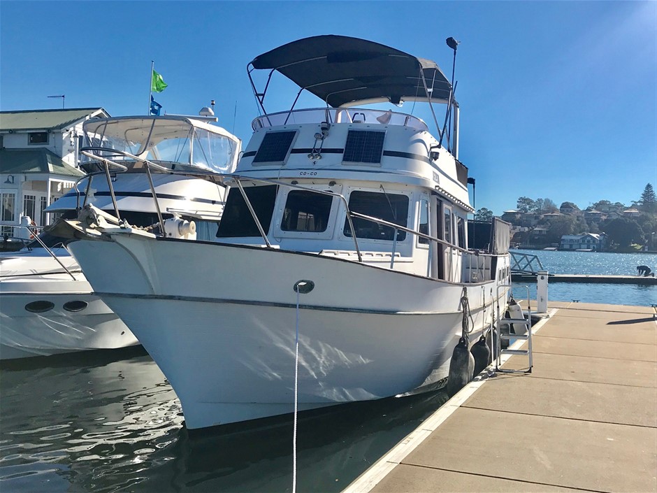 New in Box Simply Inspiring Wall Mounted Spout with Hot and Cold Mixer