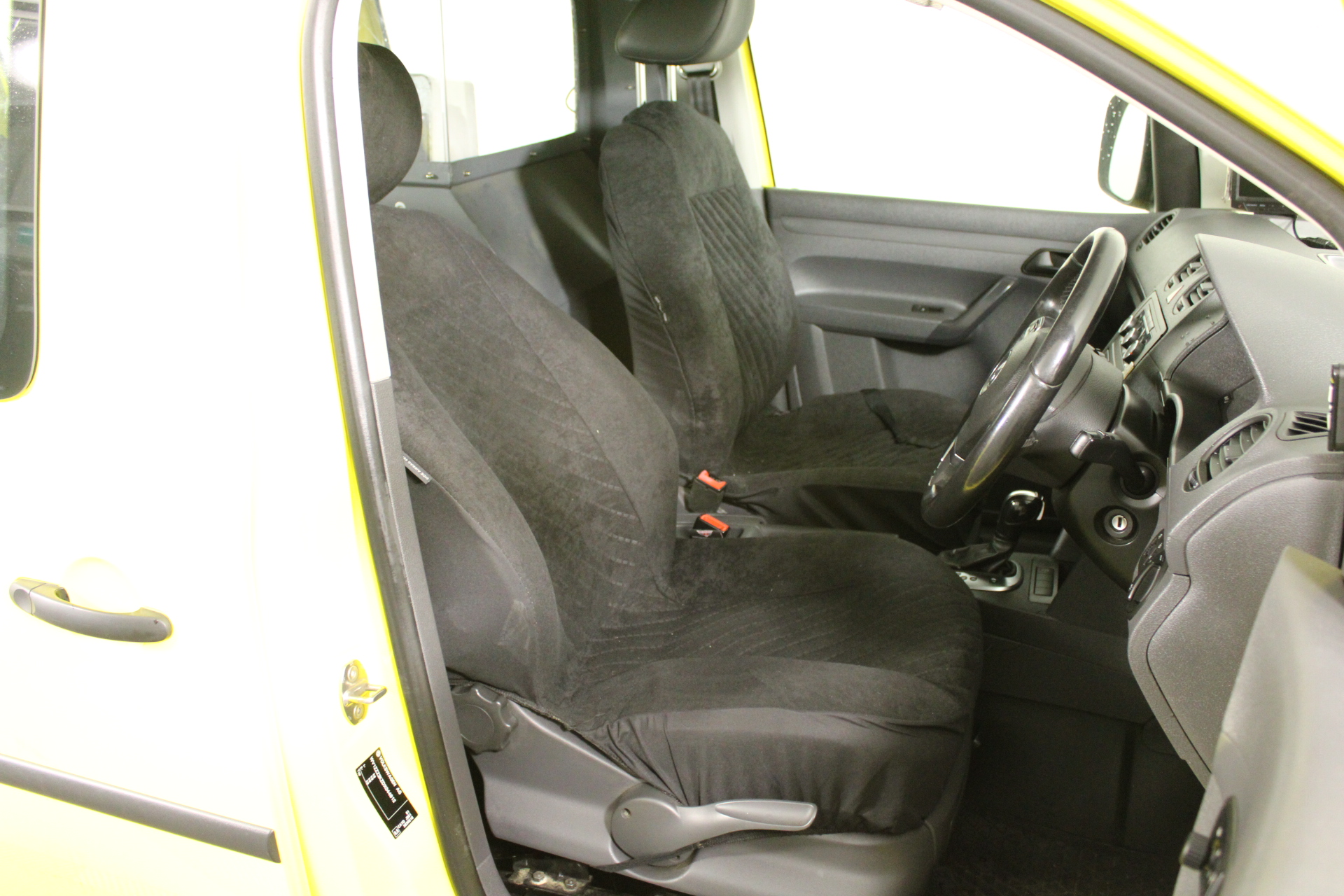 NBA CHAMPION MOSES MOODY SIGNED JERSEY