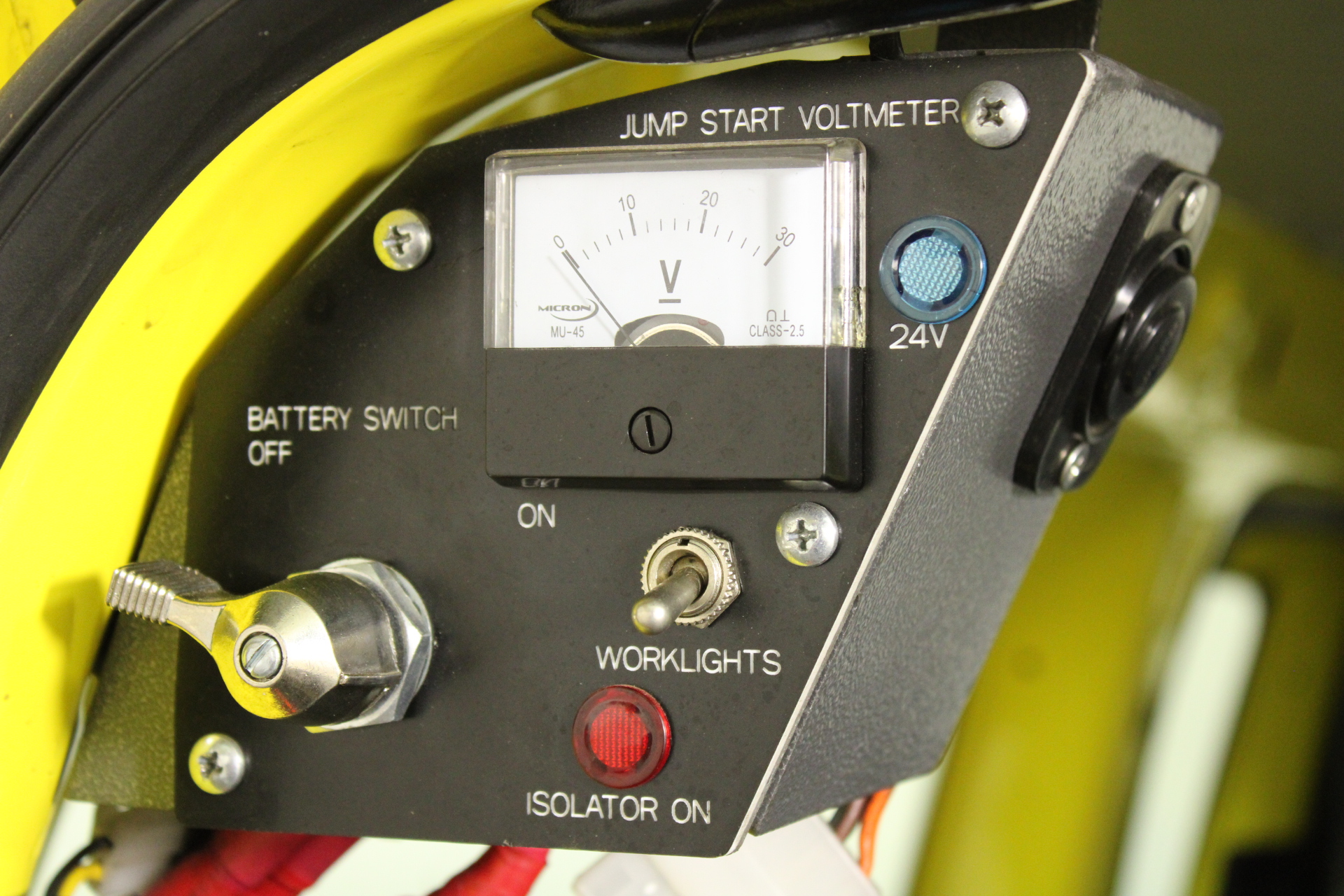 ROGER MOORE SIGNED 'THE SAINT'