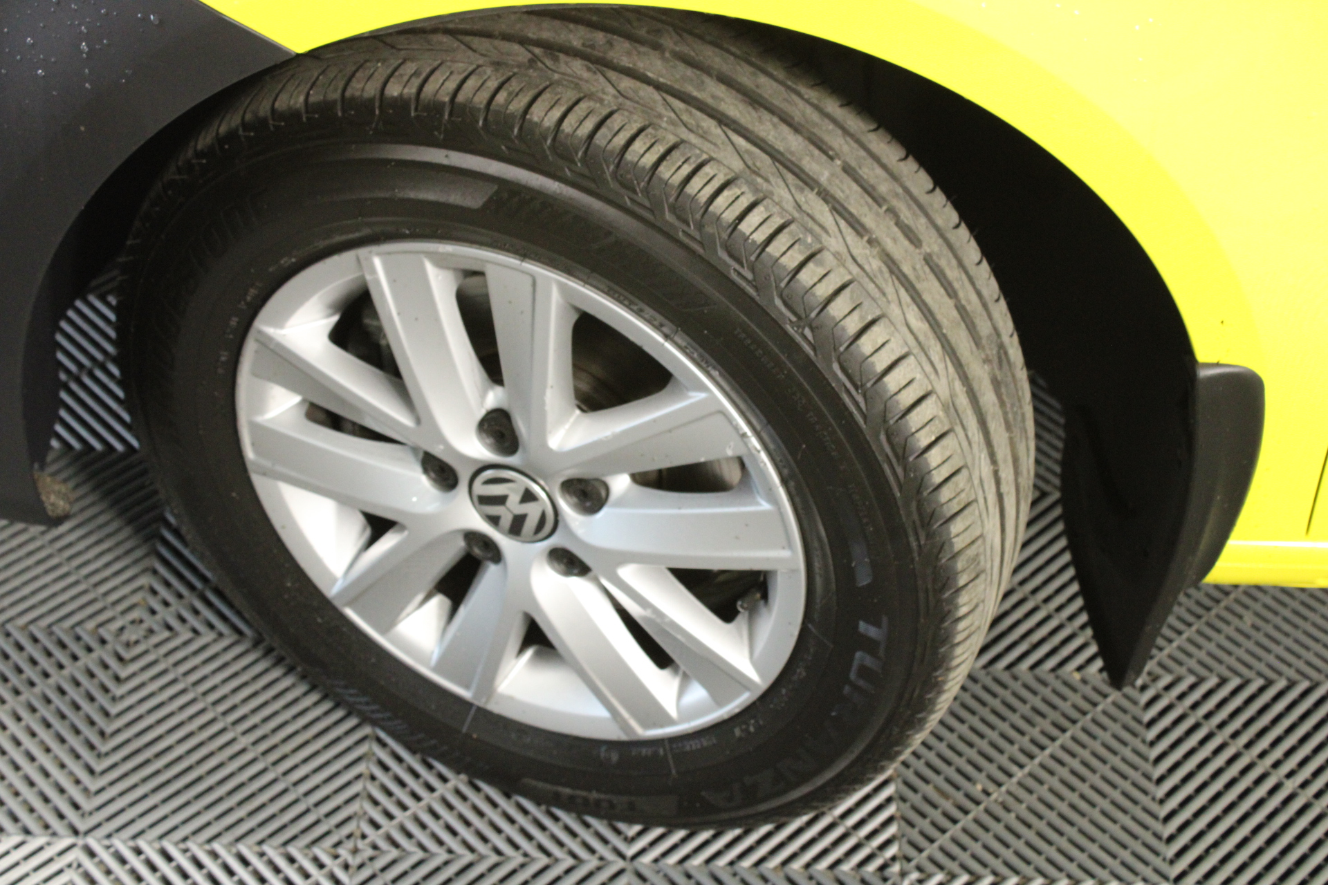 NBA STAR MOE WAGNER SIGNED JERSEY