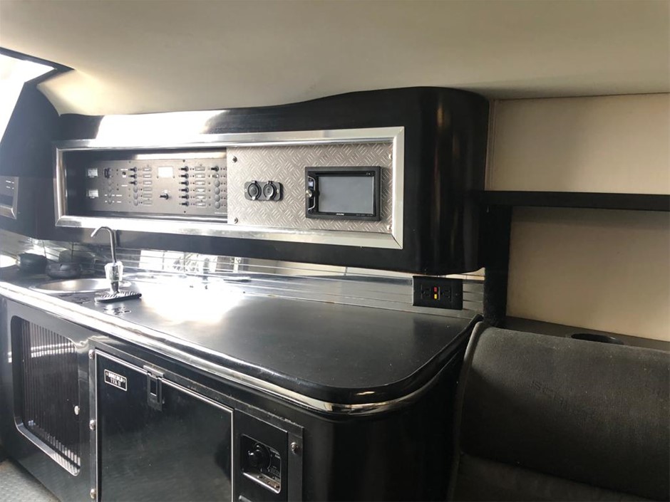 Wolf Blass Red Label Shiraz Cabernet Sauvignon 2021 (6x 750mL).