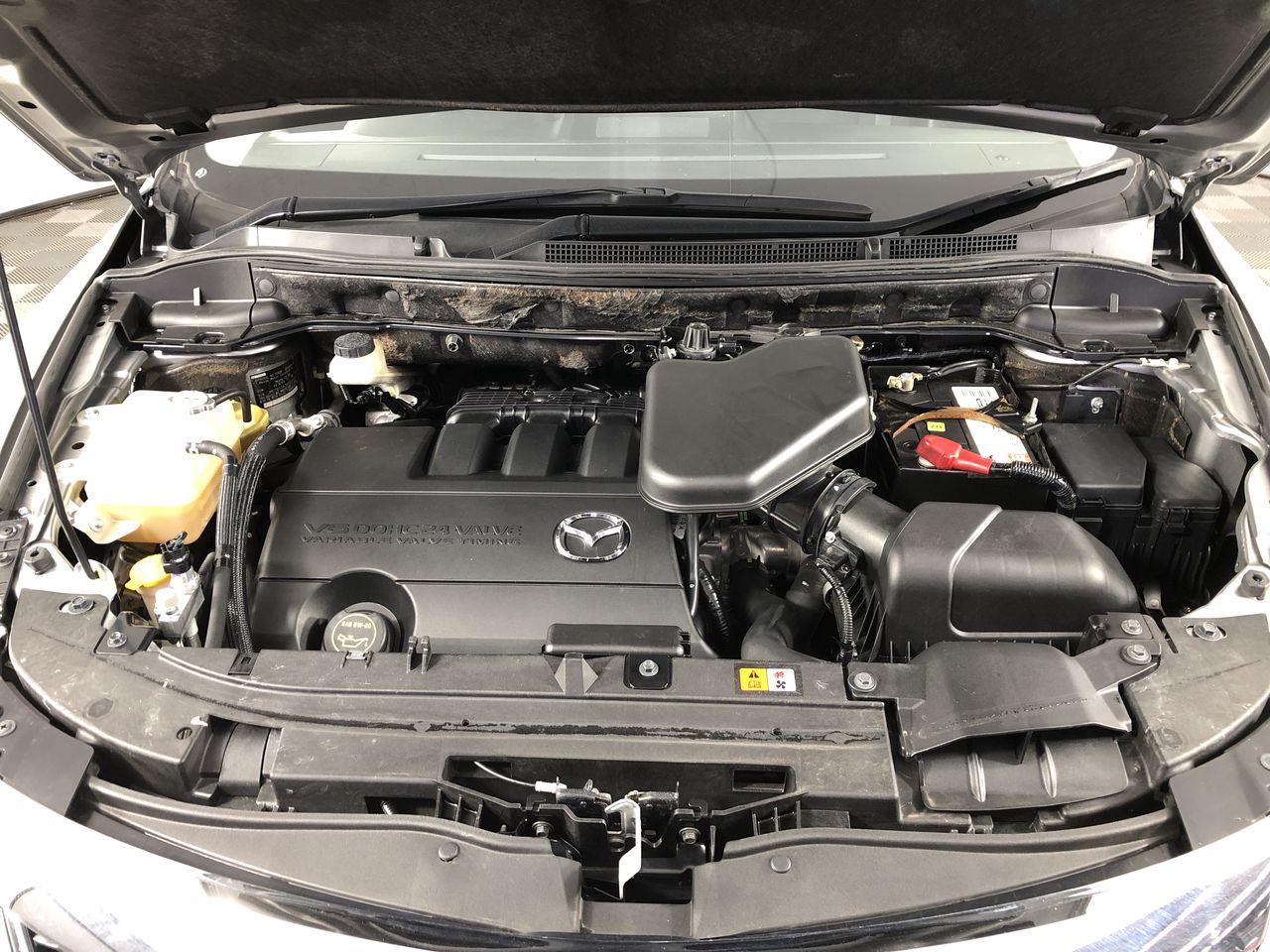 END OF LEASE AUCTION: Mixed lot of chargers included