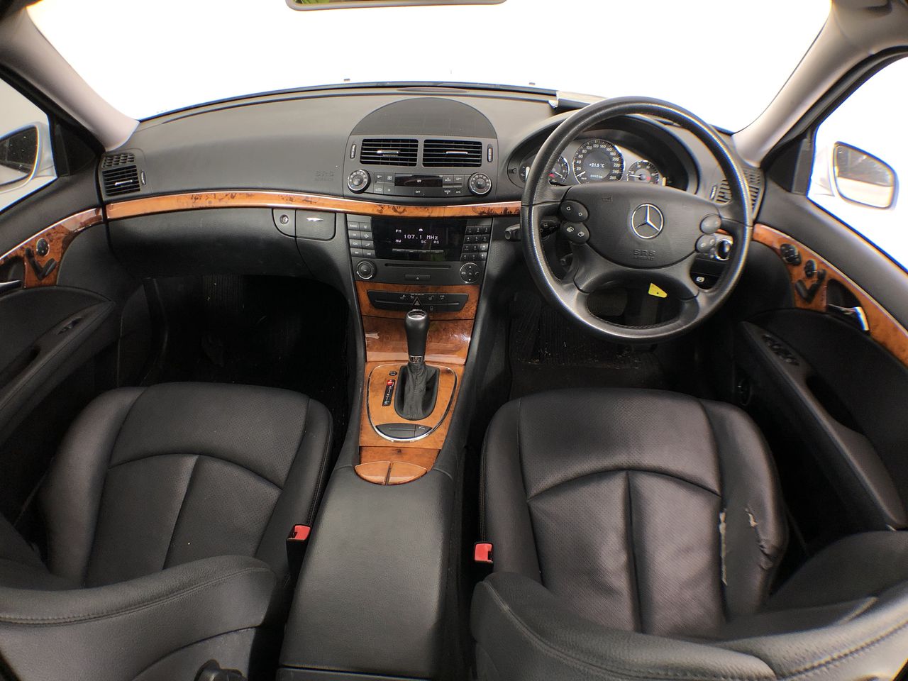 AQUACARE E300 Curved Corner Glass Aquarium, 16L, LED Light, Built-in Filter