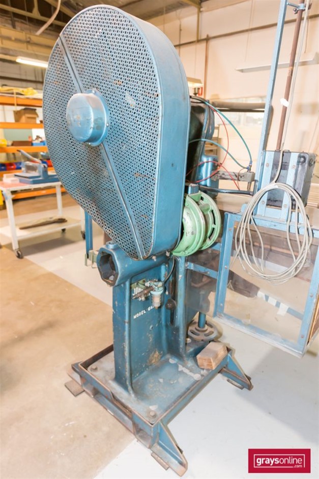 SHOWMAKER Height Adjustable Electric Standing Desk with Memory Controller,