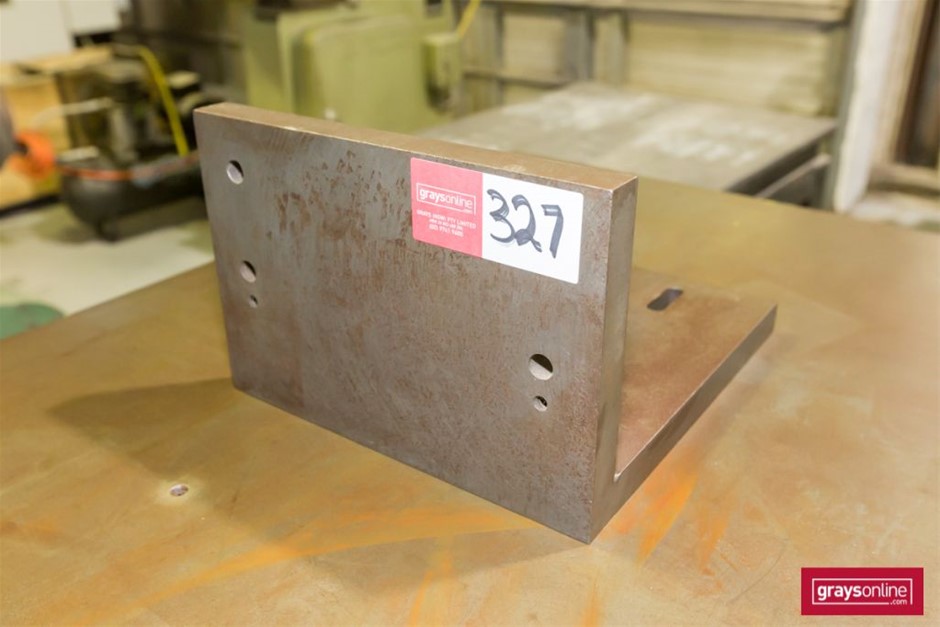 Designer Floral Necklace in Gold