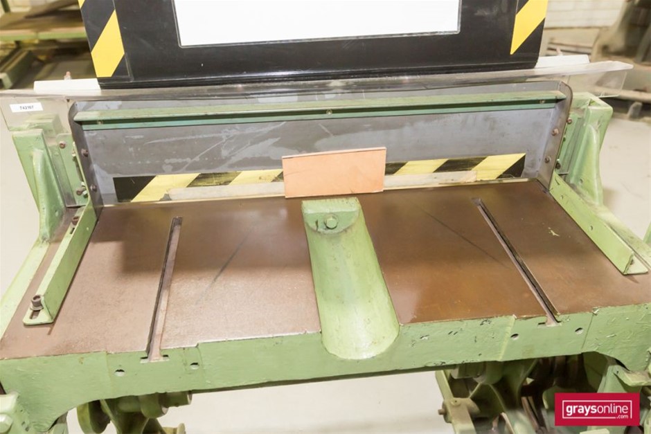 Men's (1 earring) Solid 925 Silver Hoop Earring 22 Crystals by Swarovski®