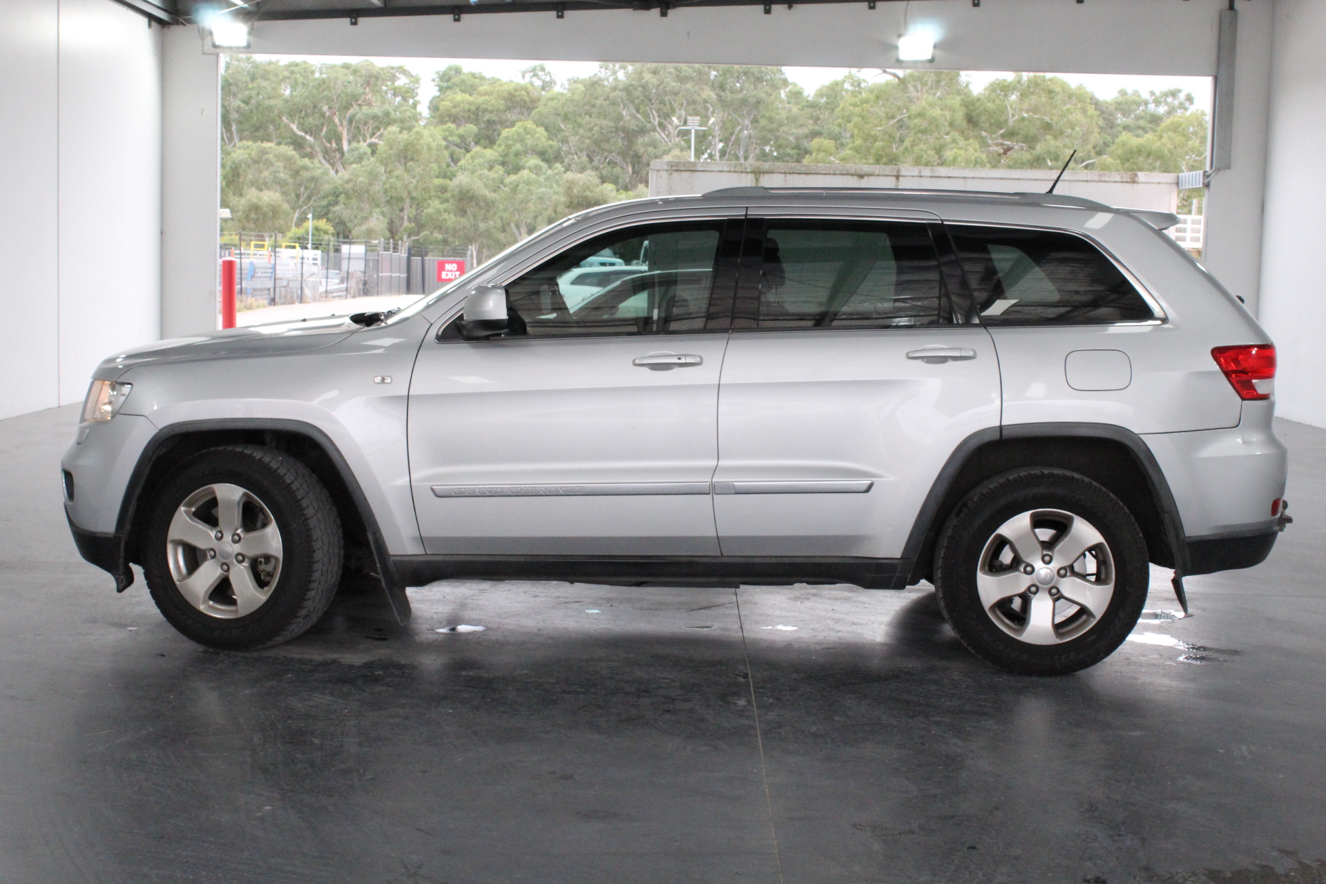 1966 AUSTRALIA FIRST & LAST QUEEN ELIZABETH SILVER ROUND FIFTY CENTS