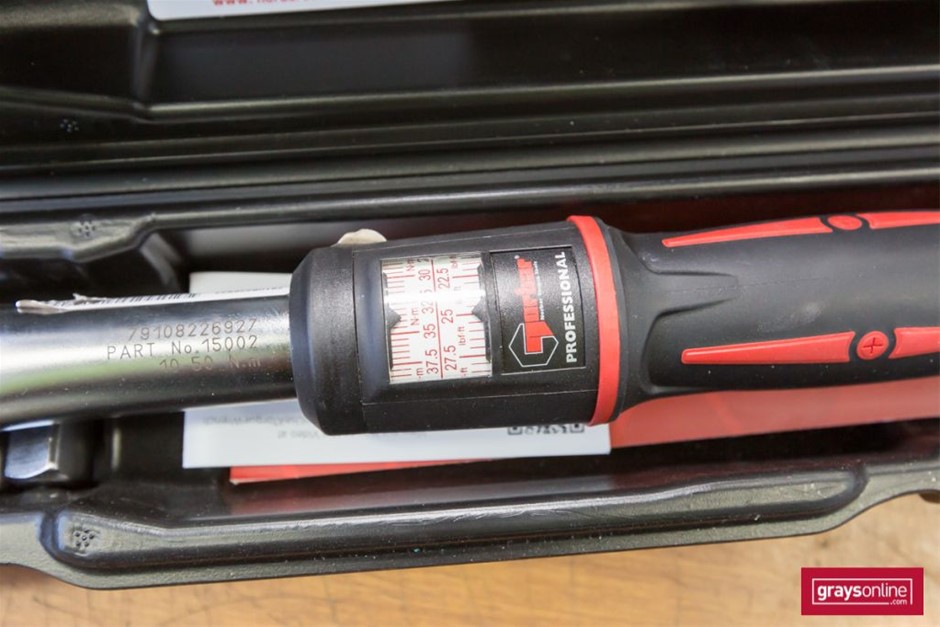 Heavy Duty 60ft x 40ft Container Shelter(Unused)