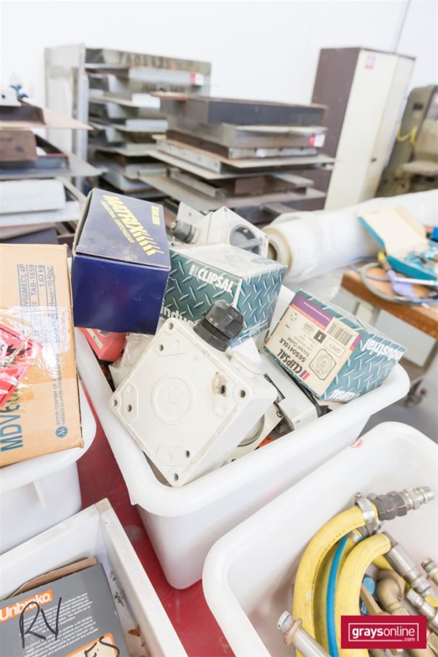 Bisquit Napoleon Fine Champagne Cognac in Decanter (1x 700mL).France