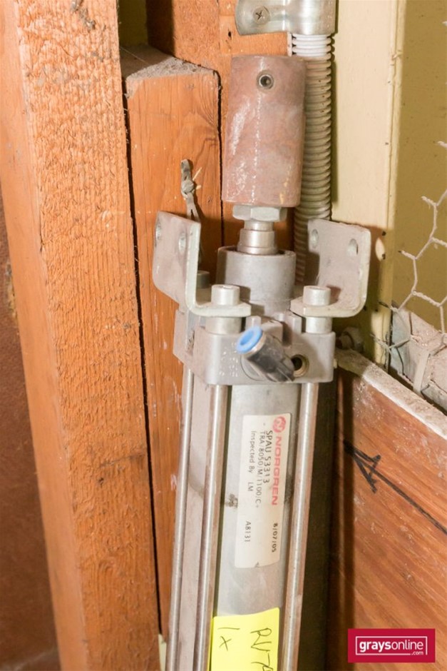 Helen & Joey Estate Cleanskin Merlot Cabernet Sauvignon 2019 (6x 750mL) VIC