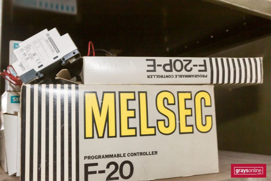 Wolf Blass Yellow Label Merlot (6x 750mL).