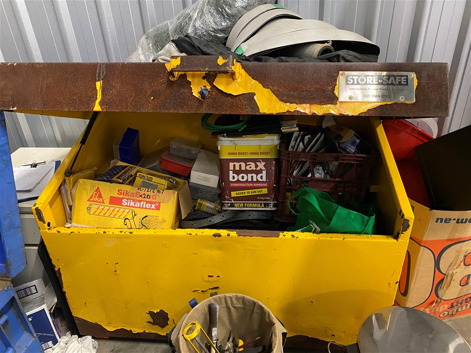 Stunning Rhodium Plated Champagne Crown Heart Ring - US Size 7