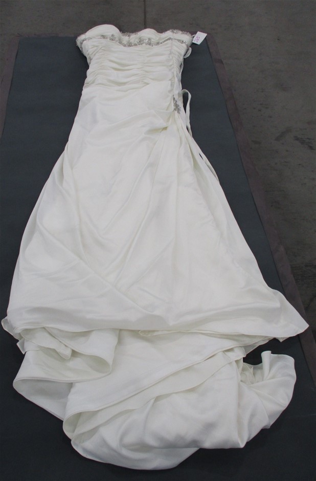 Unisex Black Volcanic Lava Rock Beaded Crystal Initial "I" Bracelet -Yellow