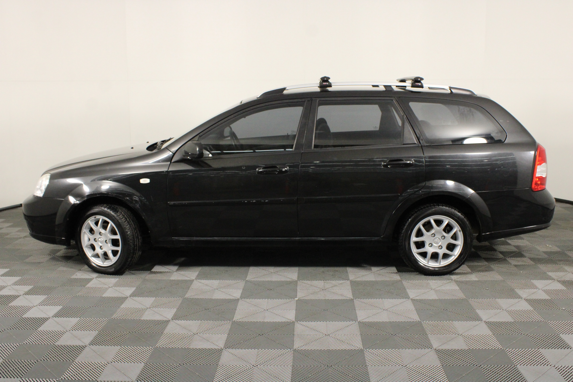 Simulated Diamond Five Circle Bracelet - Adjustable Length (Yellow)