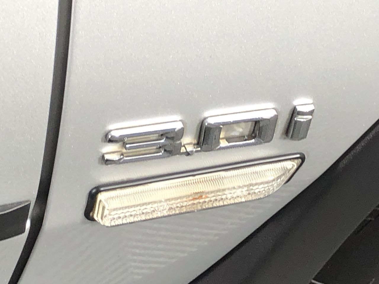 BIJ'OR - Genuine Simulated Diamond & Black Freshwater Pearl Swirl Stud