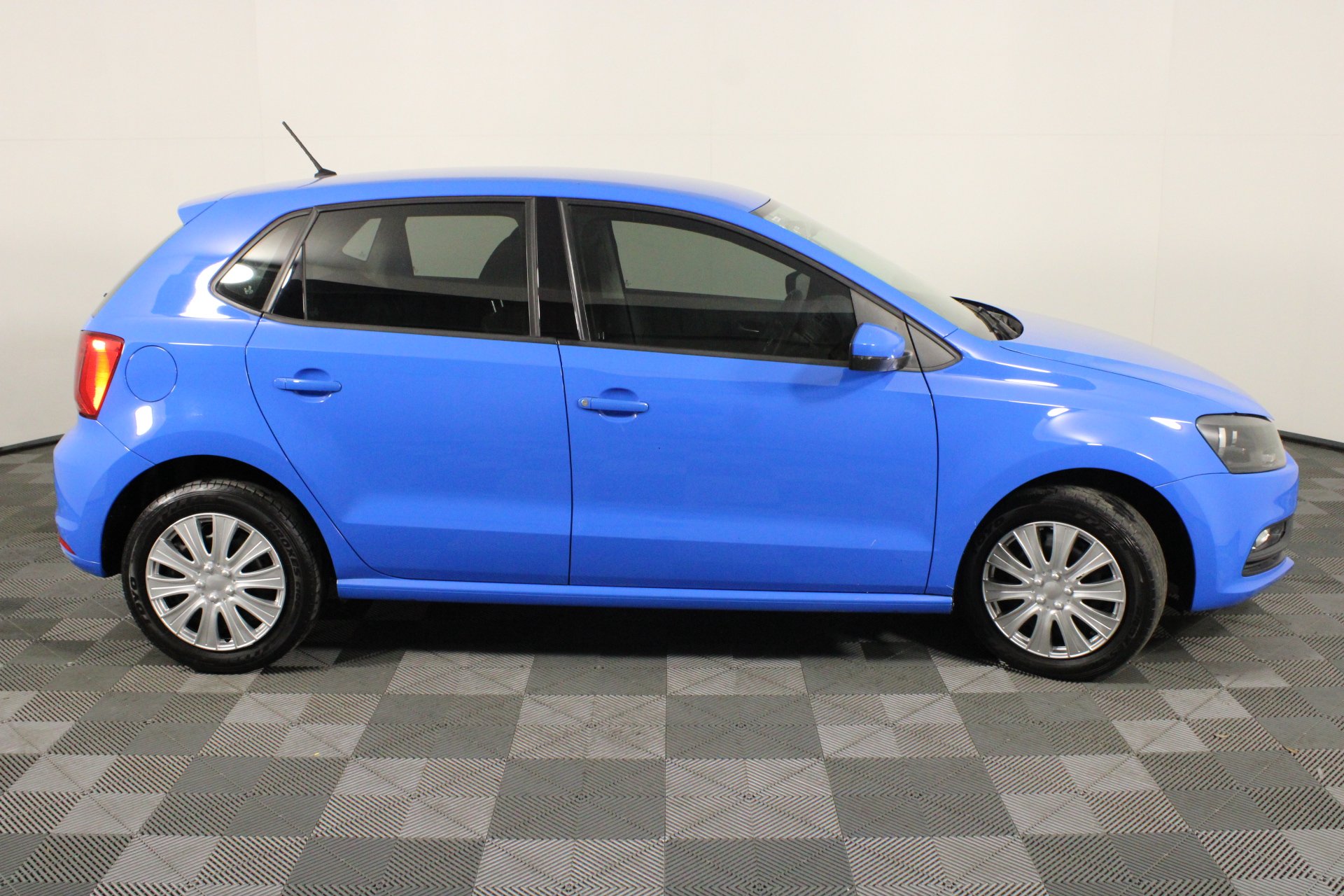 BIJ'OR - Genuine Purple Pearl & Simulated Diamond Drop Earrings RRP $59