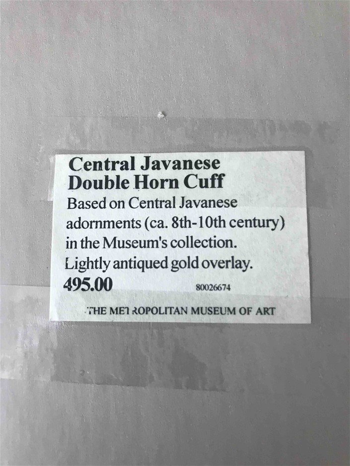 0.07 carat round 2 white diamond, 1g silver bar x 2, 0.04 white diamond