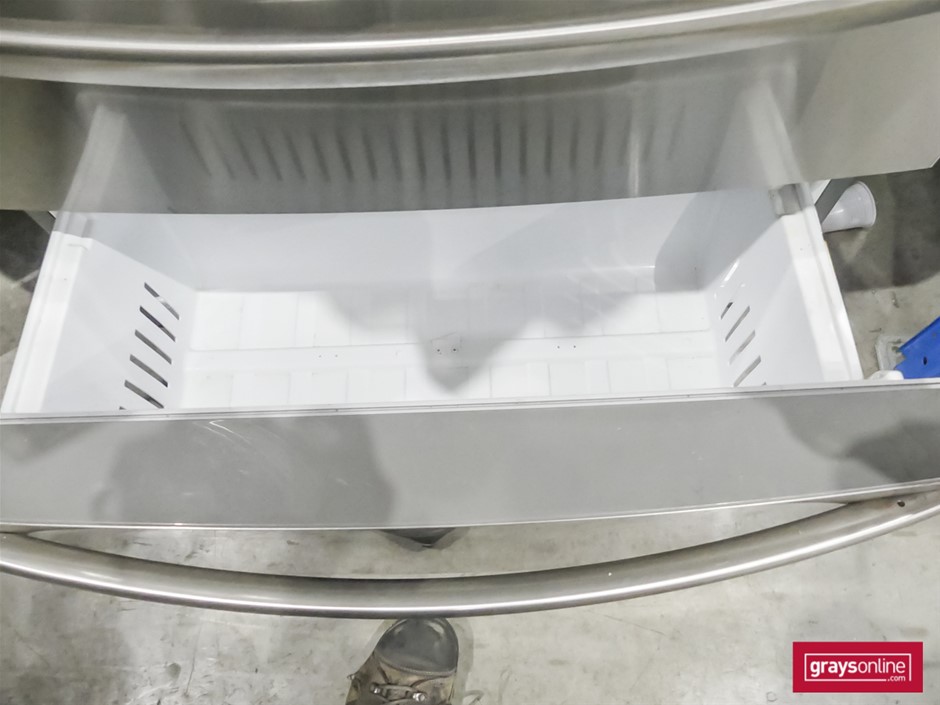 12.19 Carats White Color-Play Opal