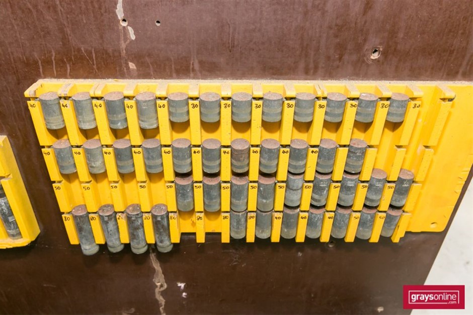 Wolf Blass Red Label Shiraz (6x 750mL), SEA.