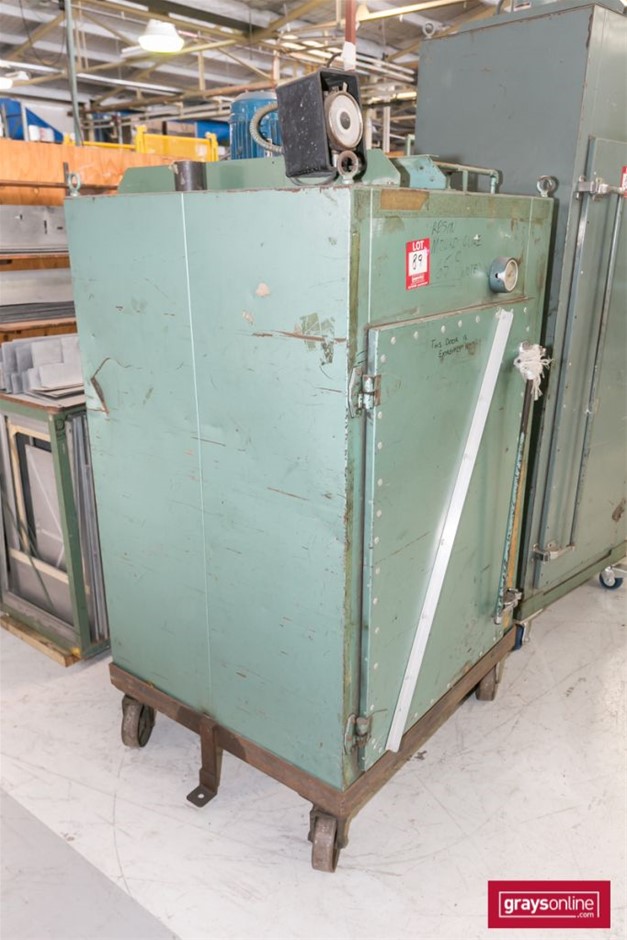 Wolf Blass Red Label Cabernet Merlot (6x 750mL).