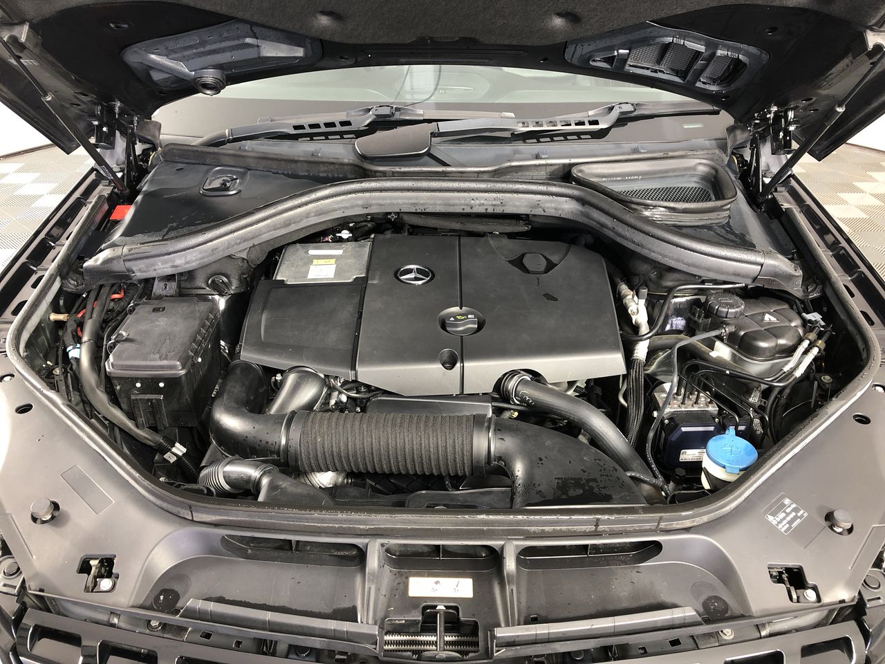 By The Vineyard Mixed Pack Pinot Grigio & Chardonnay (12x 750mL). SEA.