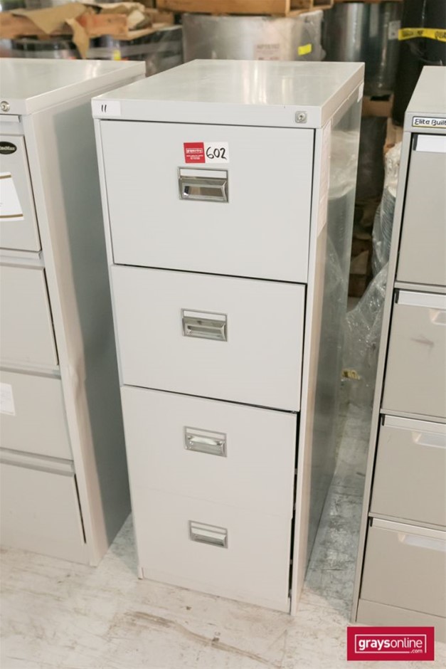 18 Drawer Stainless Steel Work Bench(10ft)(Unused)