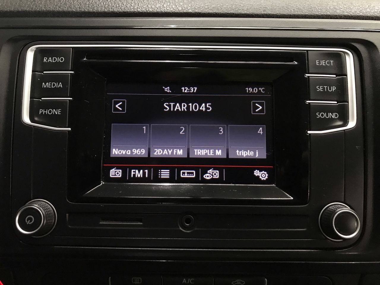 2 x SODASTREAM Quick Connect CO2 Cylinder, 60L. N.B: Minor use.