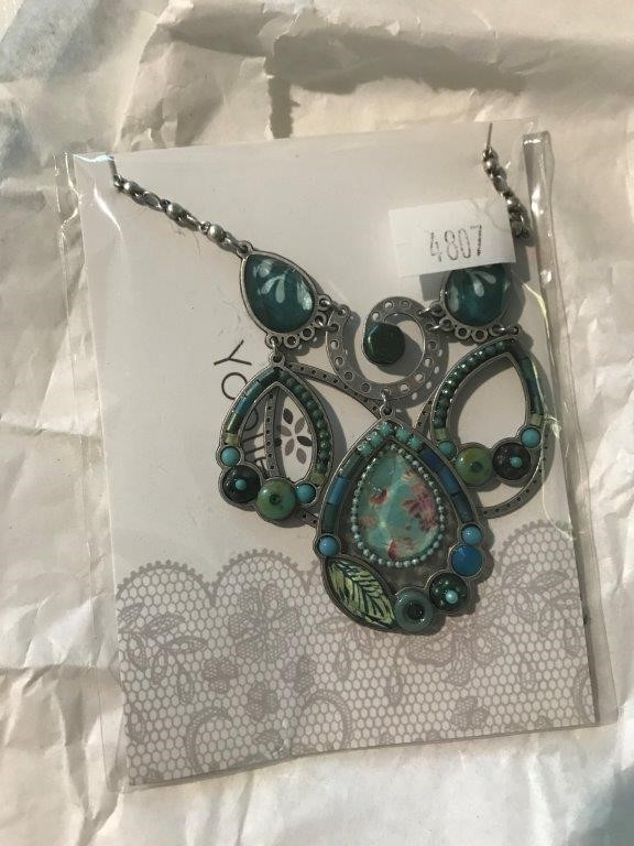 VAUGHAN Digital Infrared Thermometer, Blue, Model 050208CCI. NB: Damaged pa