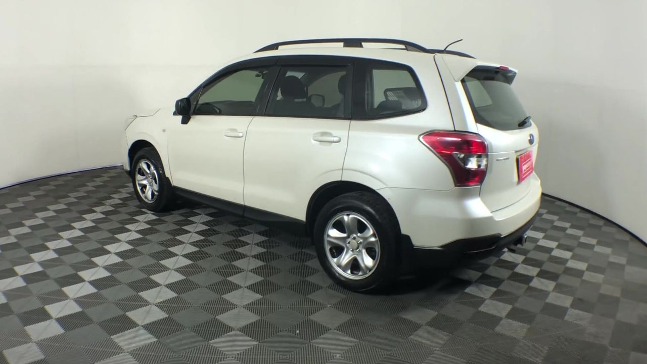 VAUGHAN Digital Infrared Thermometer, Blue, Model 050208CCI. NB: Damaged pa