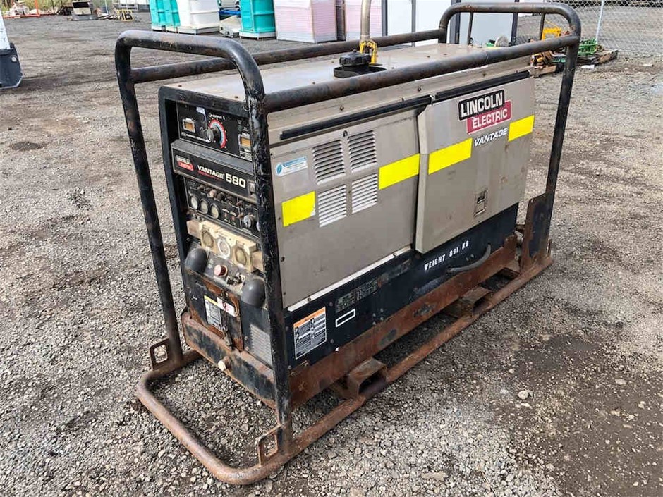 GATCO Home 2-Arm Towel Holder, 1472SN.