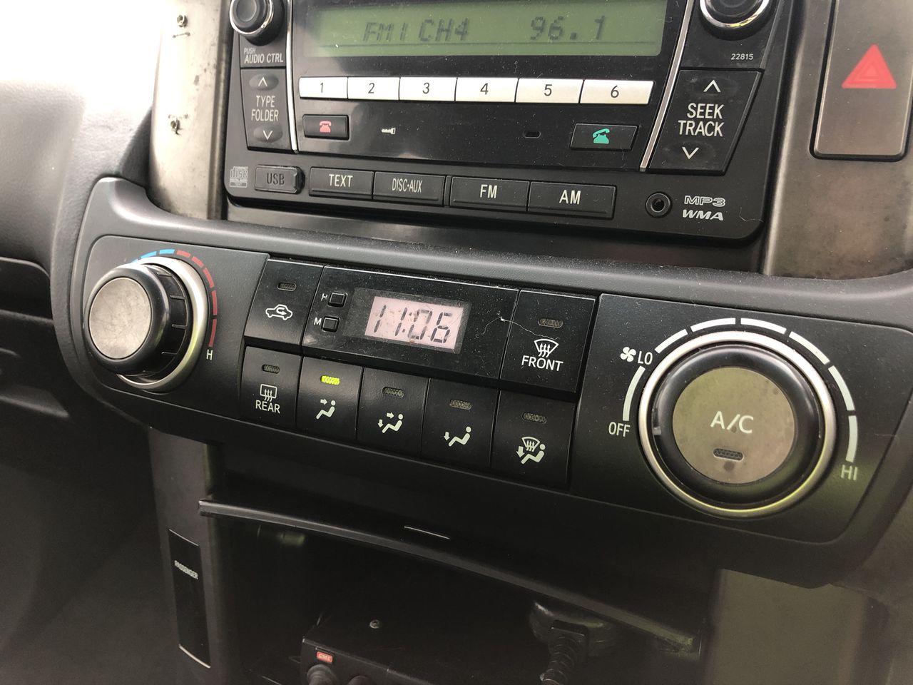 ROBOROCK Qrevo Edge C Vacuum, RR-QREC02-03-WHT. NB: Used.