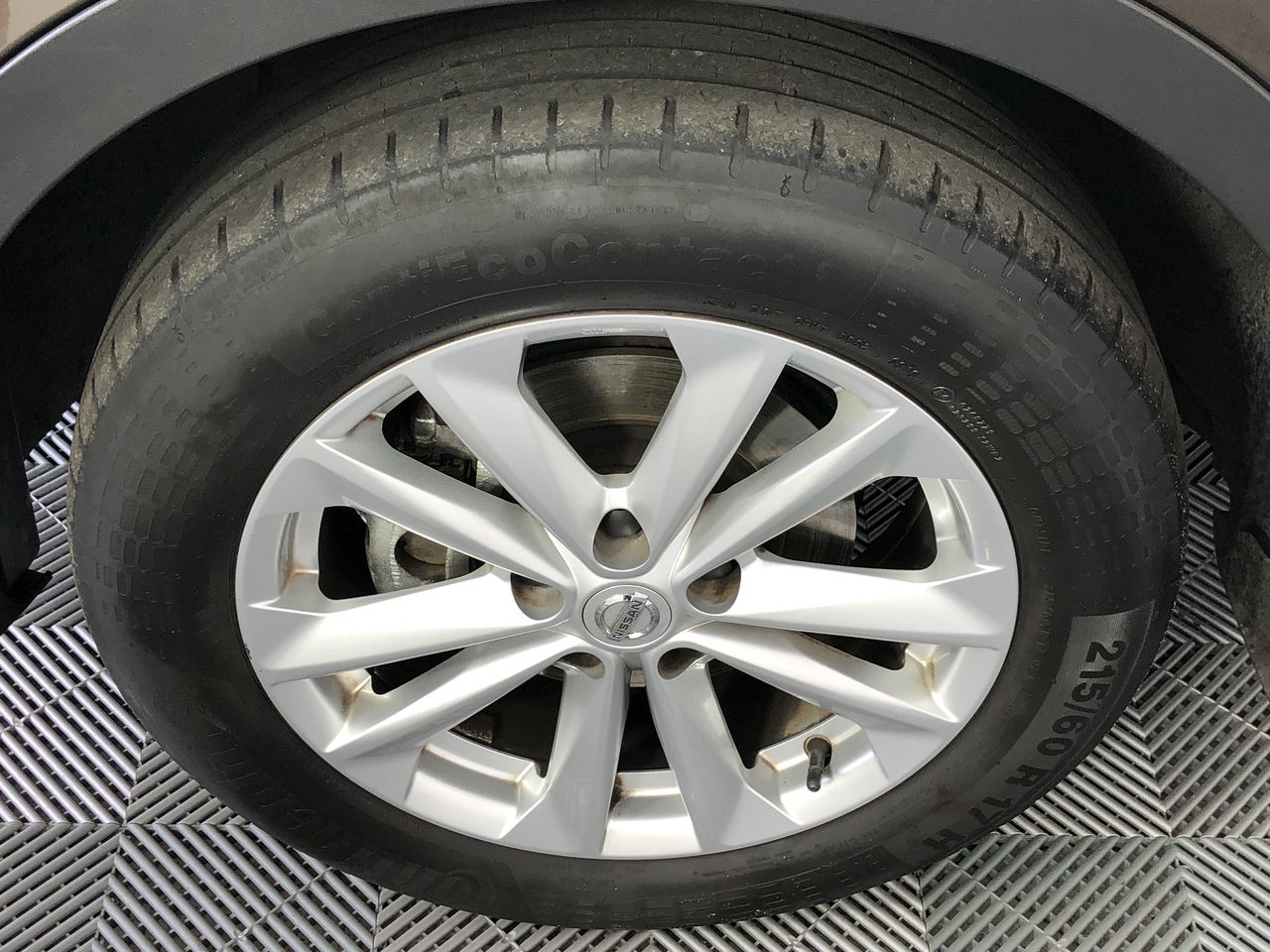 TAHARI Urbanite Indoor Area Rug, 240cm x 300cm, Ivory. Made in Turkey. NB: